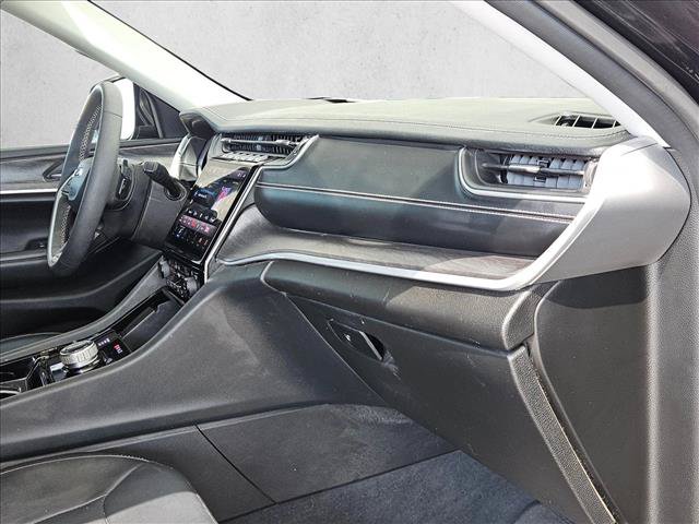 Used 2023 Jeep Grand Cherokee Limited AWD/4WD image 18