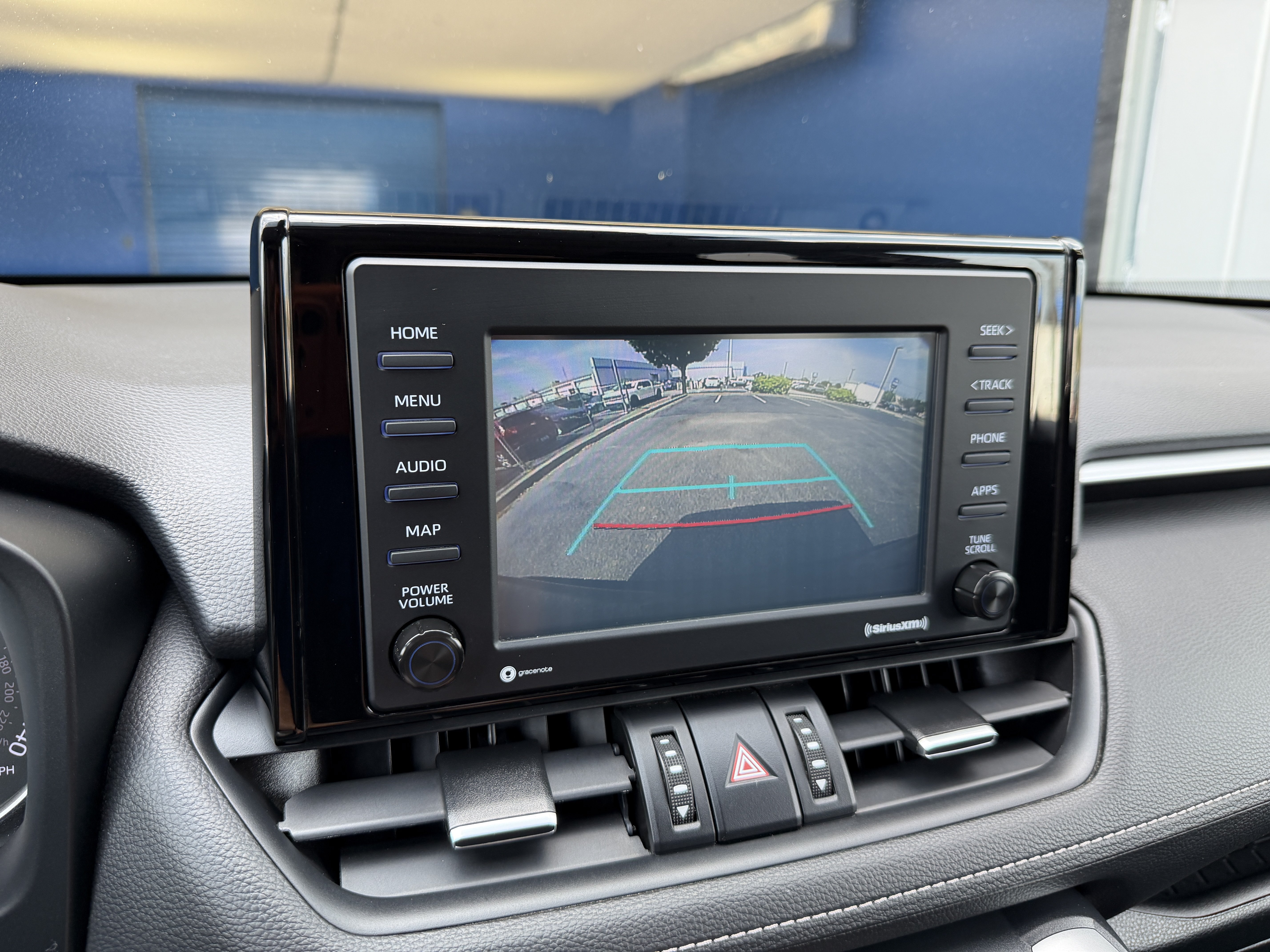 Used 2020 Toyota RAV4 XLE Premium AWD/4WD image 20