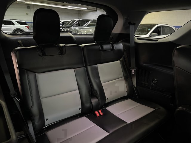 Used 2022 Ford Explorer XLT w/ Equipment Group 202A image 15