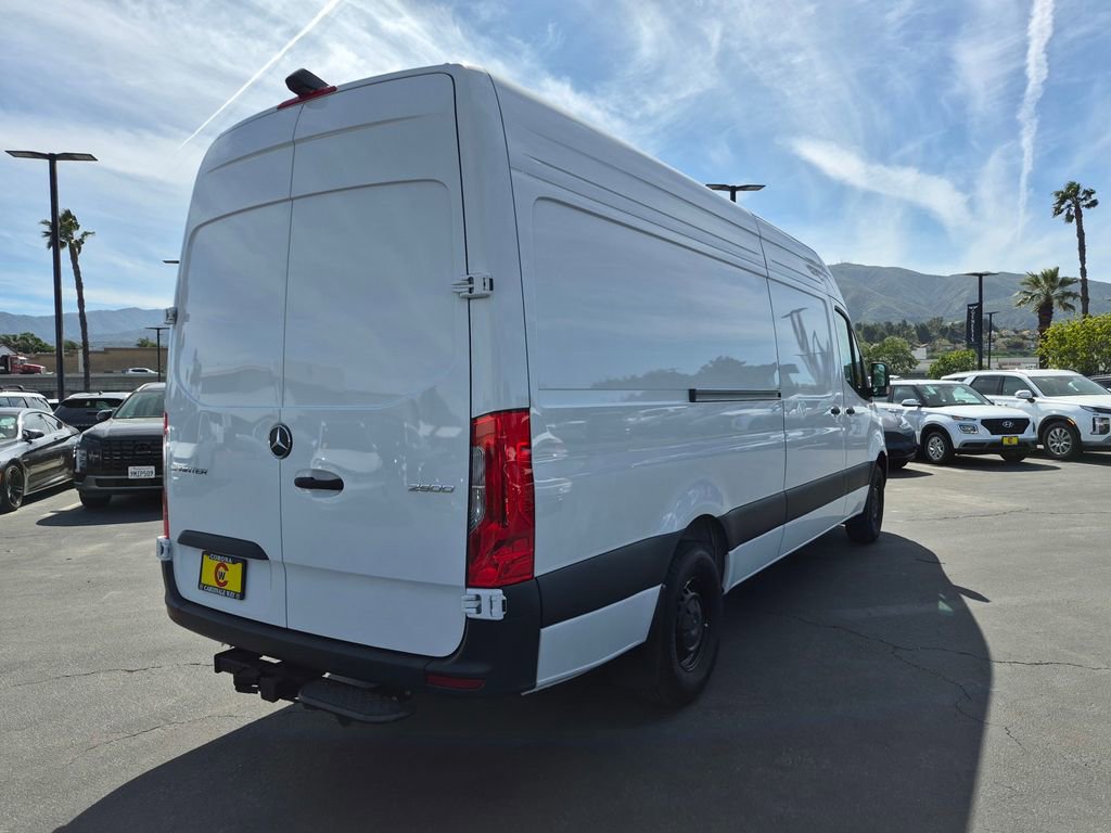 Used 2025 Mercedes-Benz Sprinter 2500 image 7