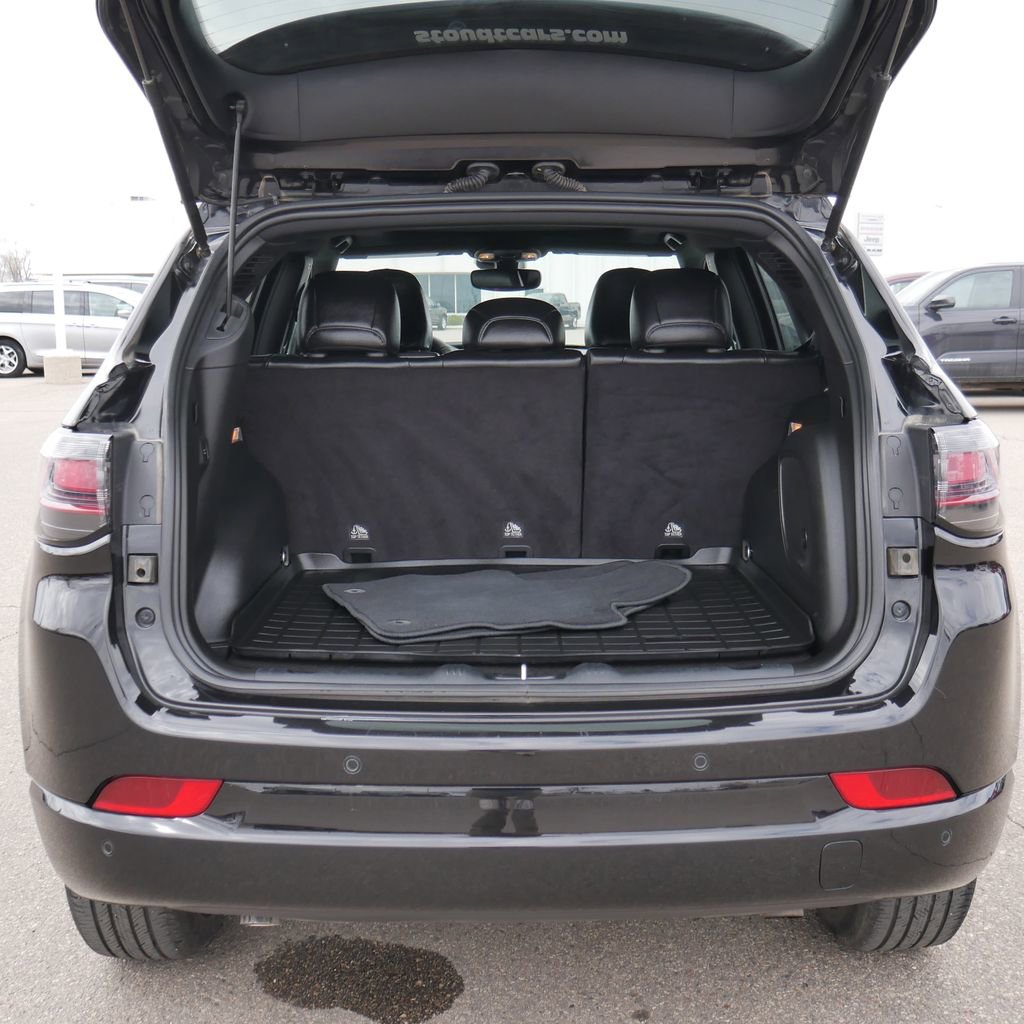 Used 2024 Jeep Compass Limited w/ High Altitude Package AWD/4WD image 17