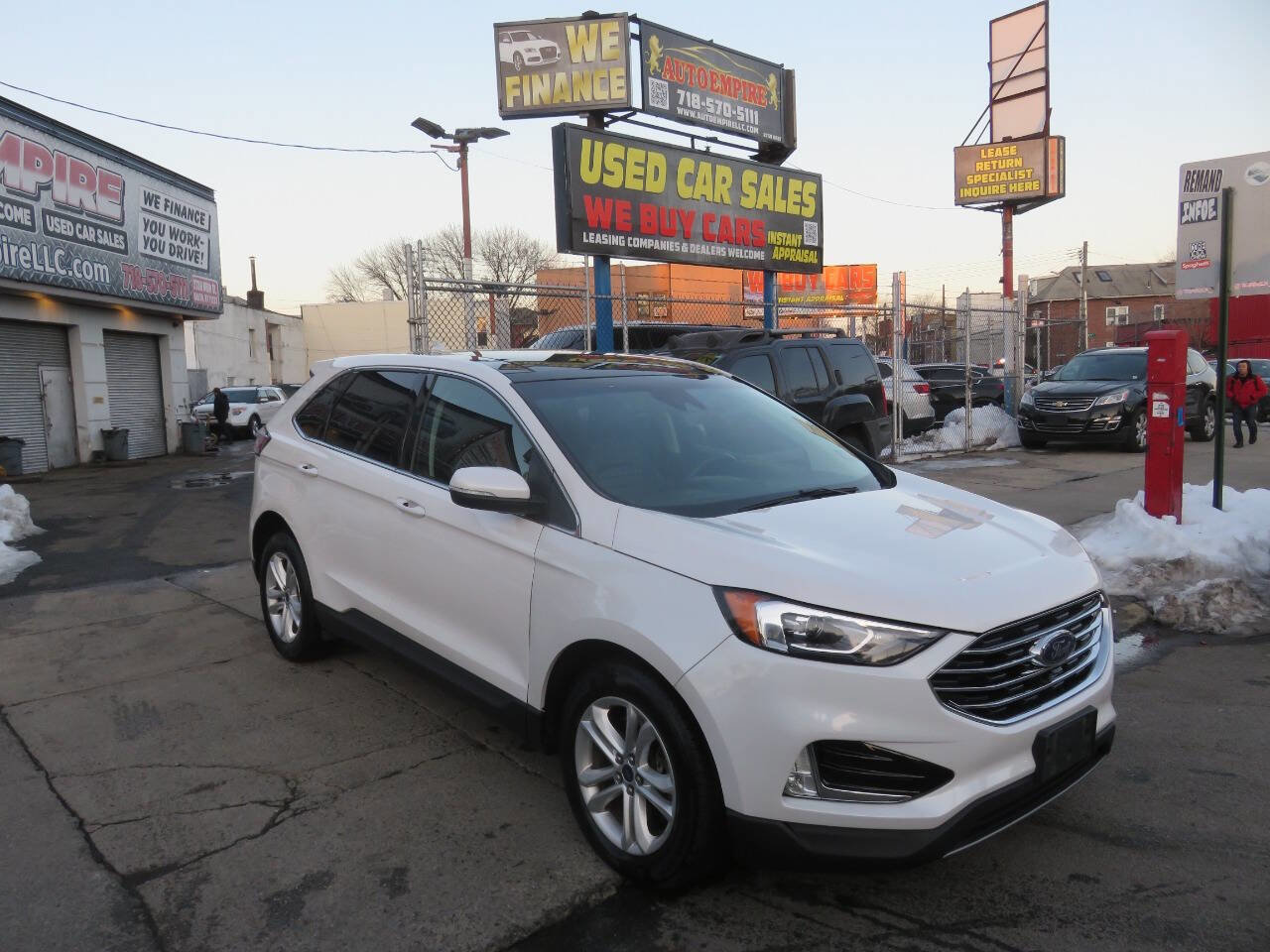 Used 2019 Ford Edge SEL w/ Equipment Group 201A image 3
