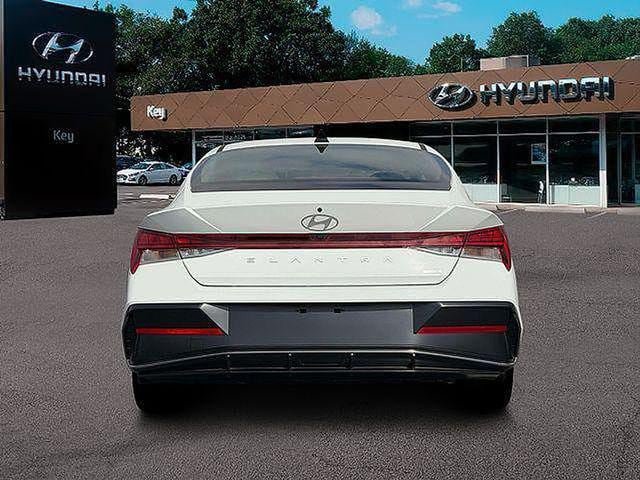 New 2026 Hyundai Elantra Limited FWD image 8