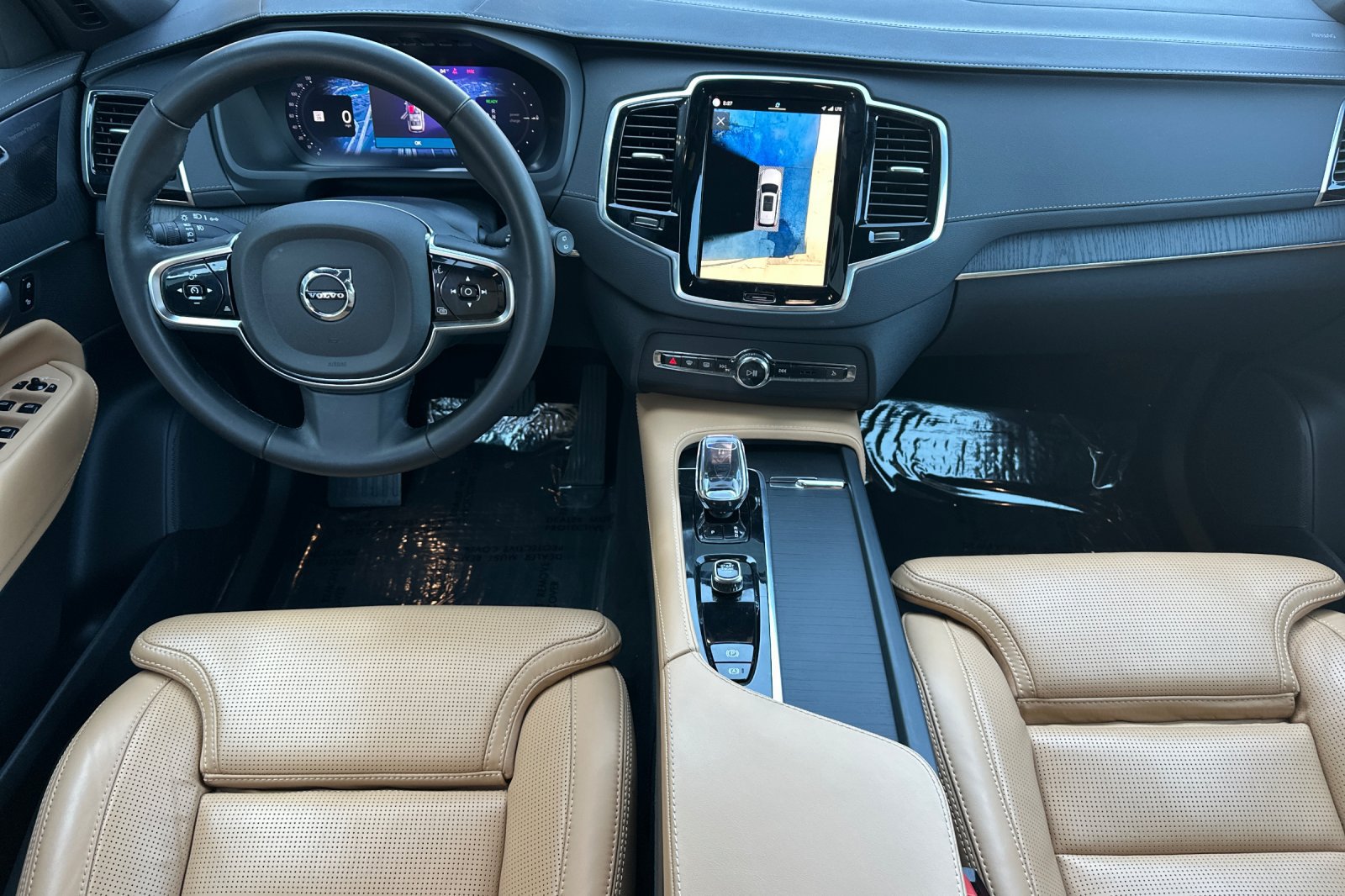 Certified 2024 Volvo XC90 T8 Ultimate w/ Protection Package AWD/4WD image 3