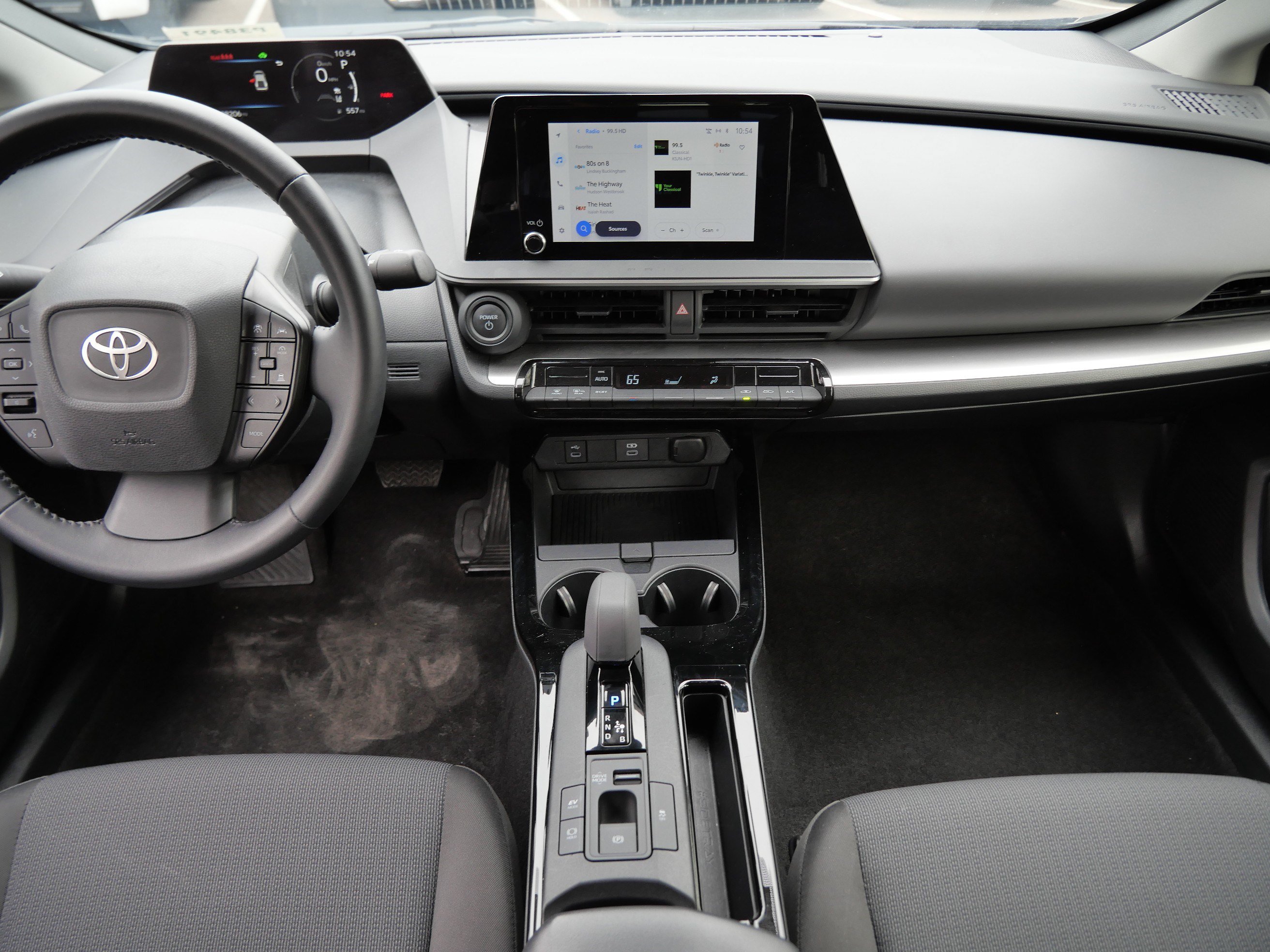 Certified 2025 Toyota Prius LE FWD image 11