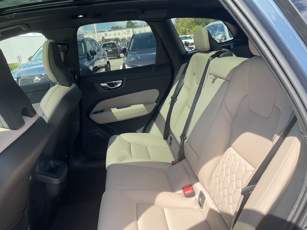 New 2026 Volvo XC60 B5 Plus w/ Protection Package Premier AWD/4WD image 15