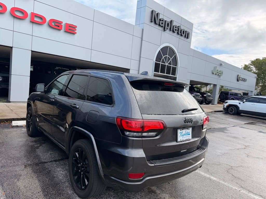 Used 2021 Jeep Grand Cherokee Laredo X image 4