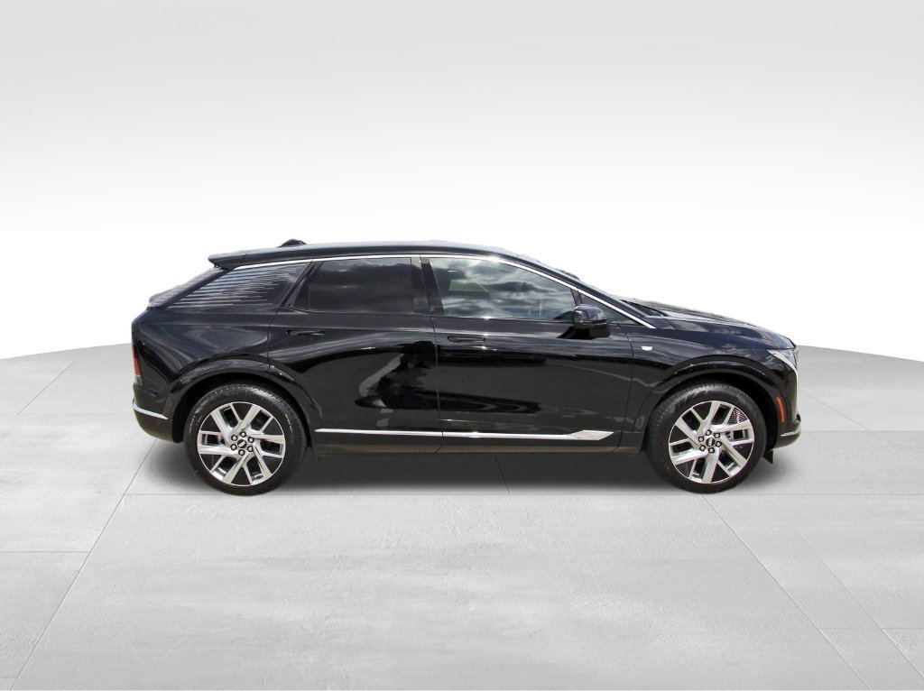 New 2027 Cadillac Optiq Luxury AWD/4WD image 5