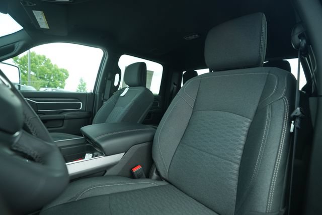 New 2026 RAM 2500 Big Horn AWD/4WD image 37
