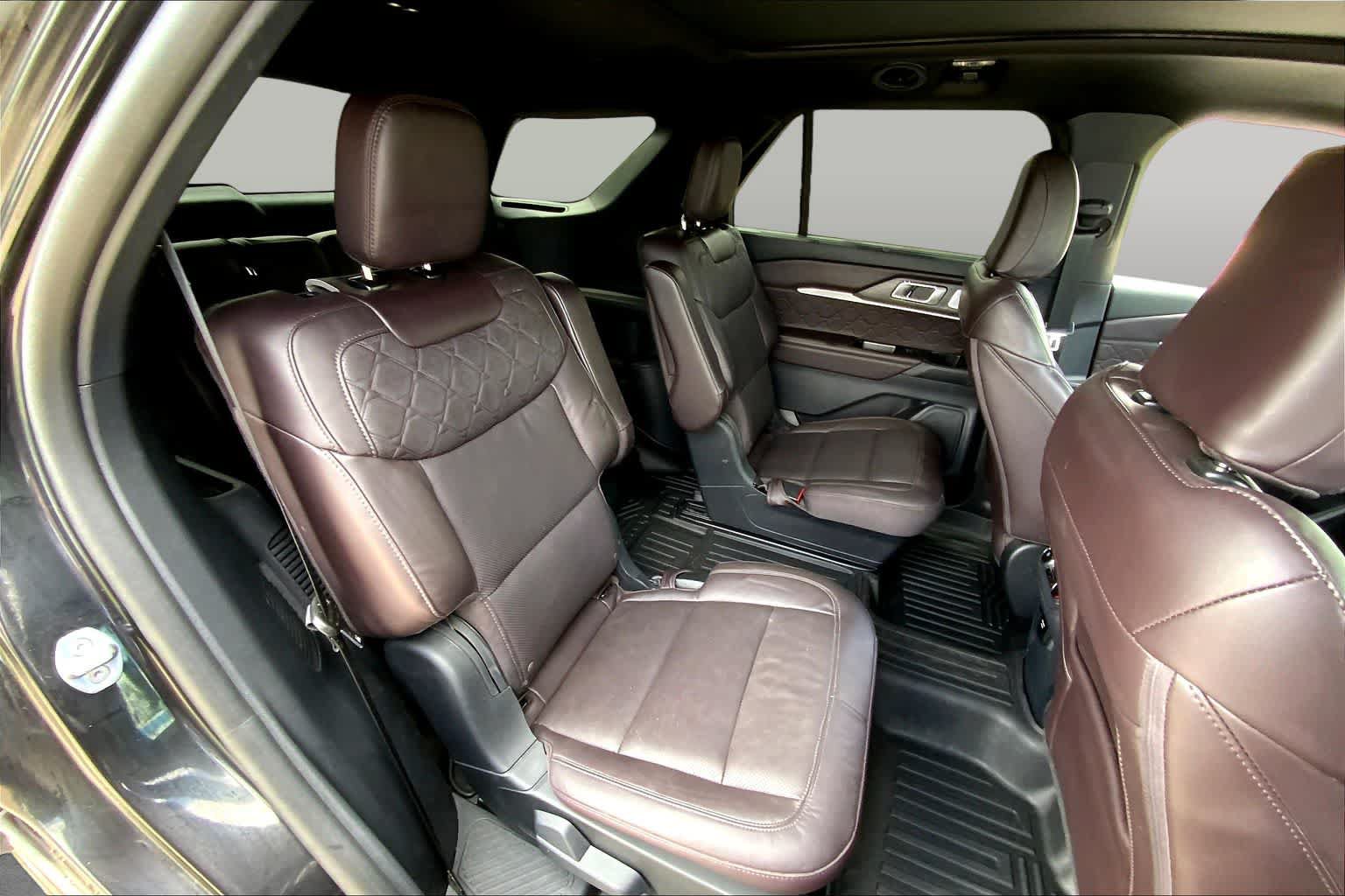 Used 2025 Ford Explorer Platinum w/ Ultimate Package AWD/4WD image 18