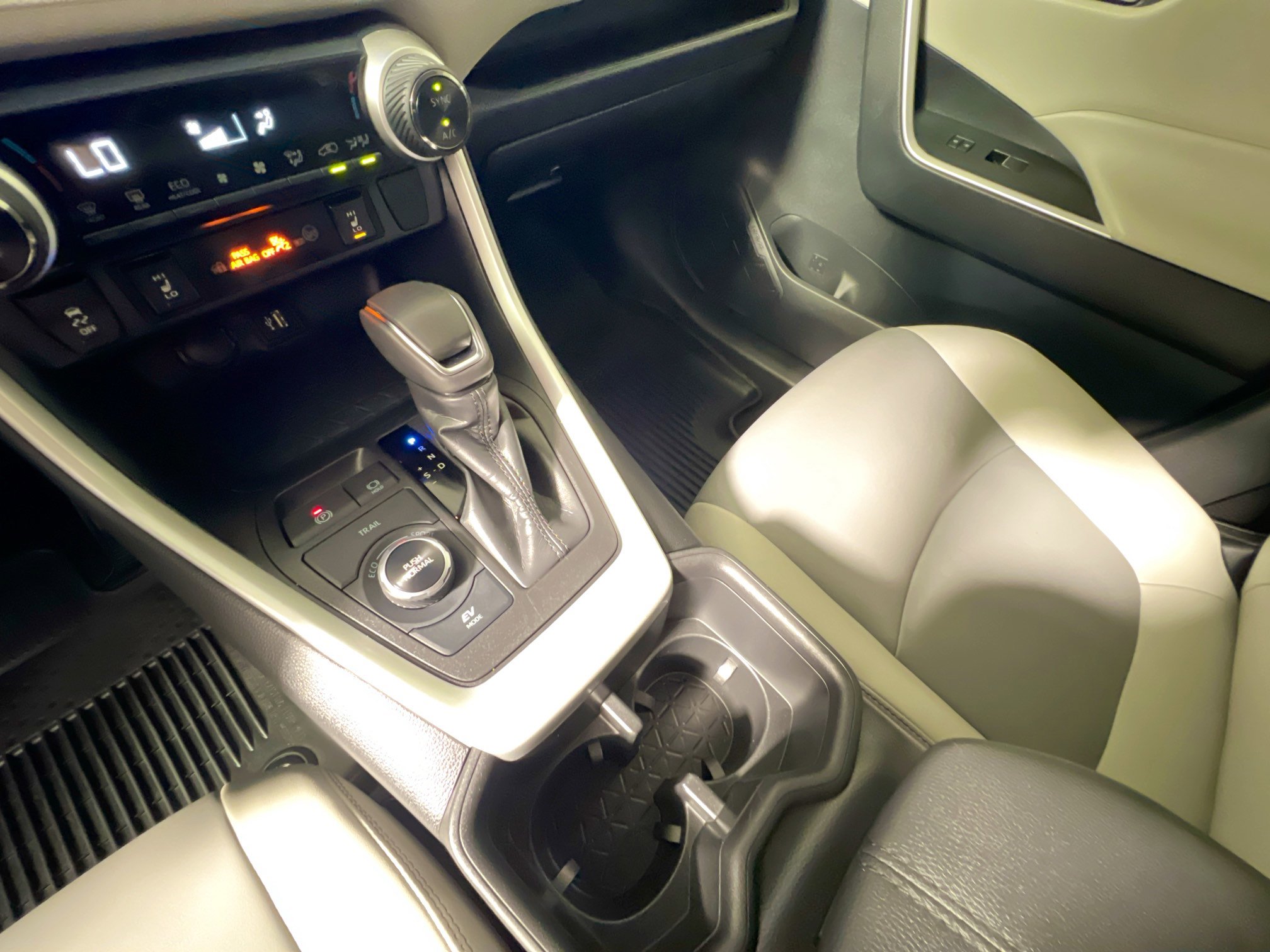 Used 2024 Toyota RAV4 XLE Premium image 26