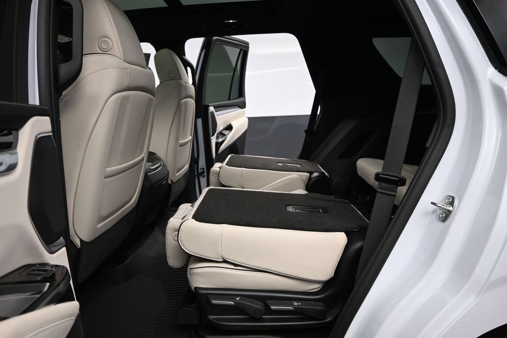 New 2026 Cadillac Escalade Sport w/ LPO, ONYX Package AWD/4WD image 13