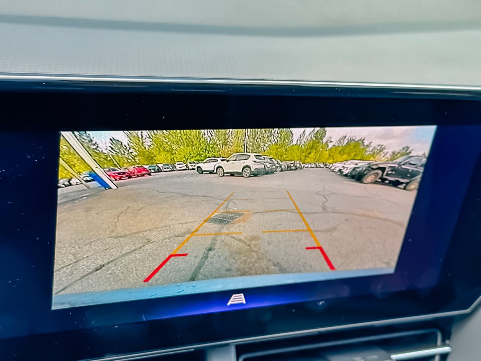 Used 2025 Chevrolet Trax LT FWD image 18
