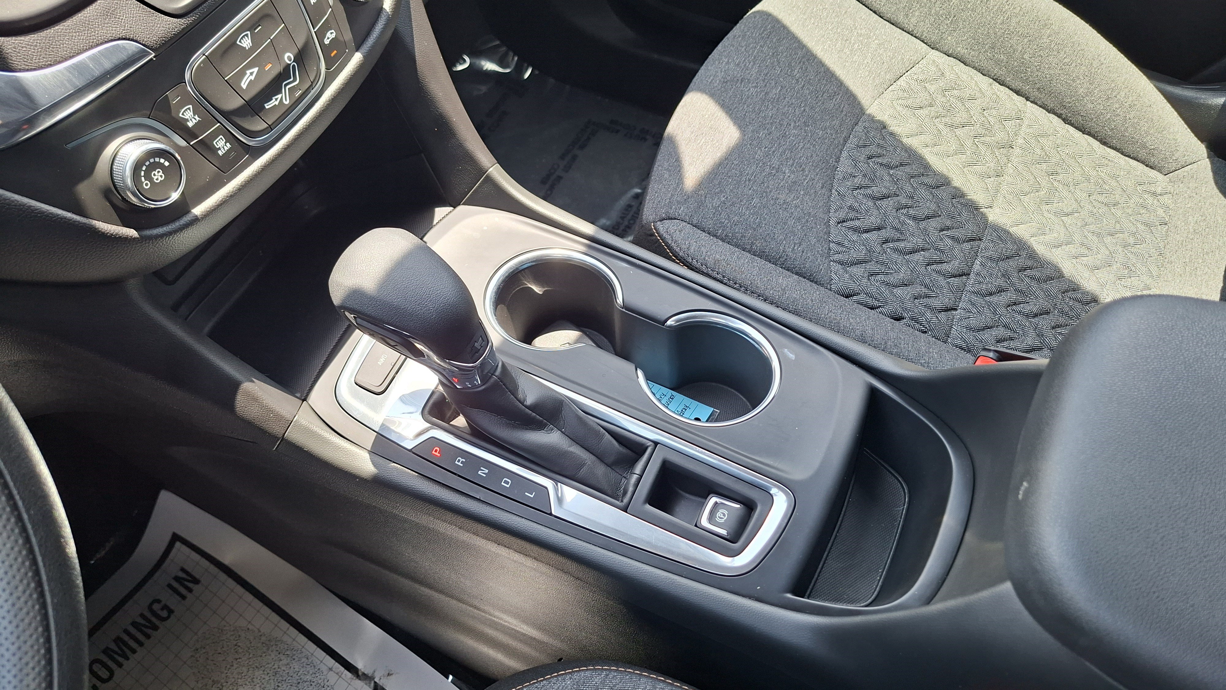 Used 2023 Chevrolet Equinox LT AWD/4WD image 16