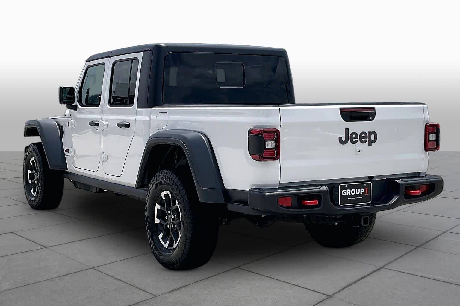 Used 2026 Jeep Gladiator Rubicon AWD/4WD image 11