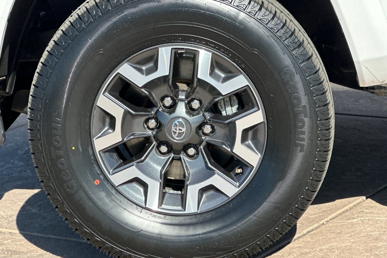 Certified 2019 Toyota Tacoma SR5 image 31