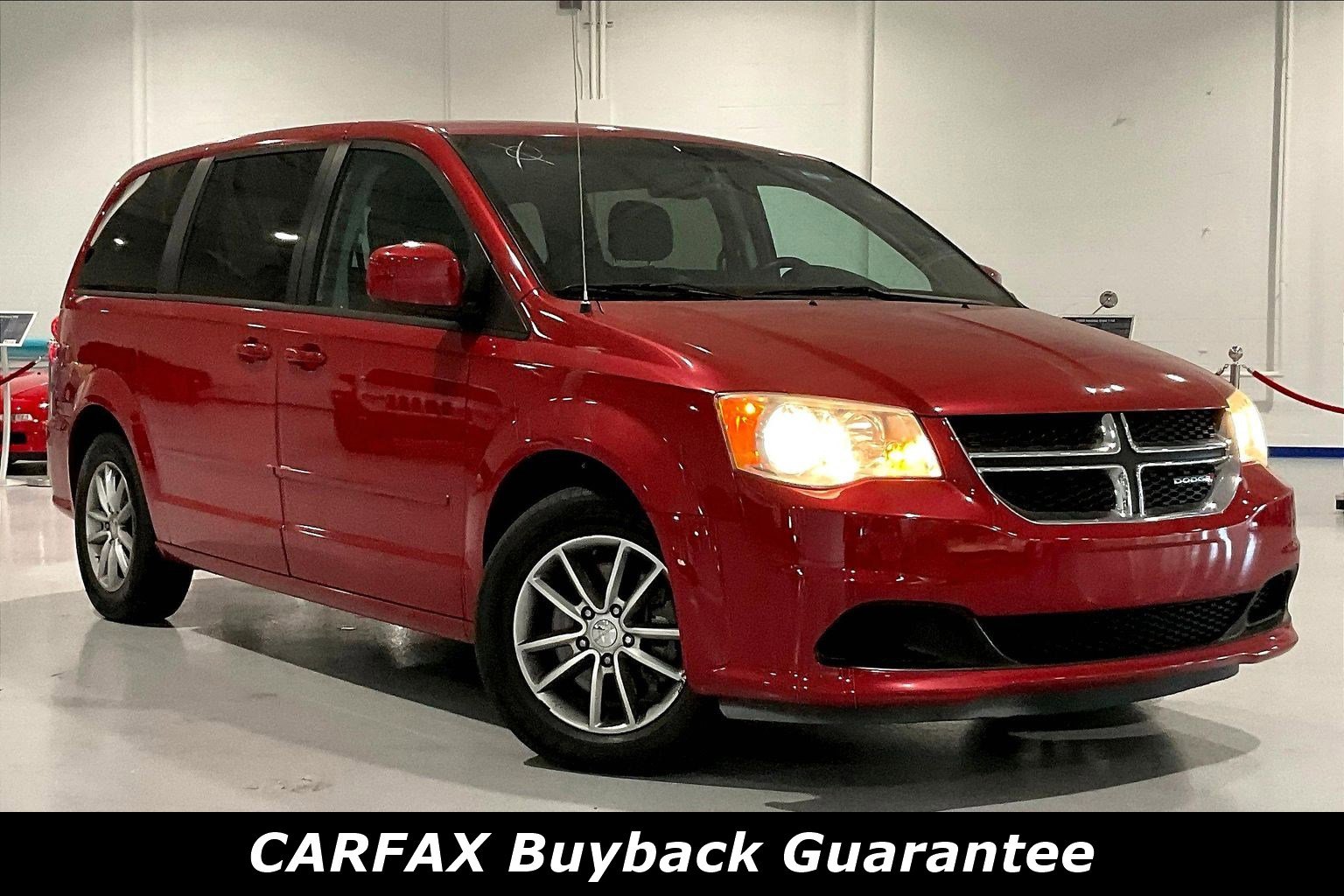Used 2015 Dodge Grand Caravan SE FWD image 2