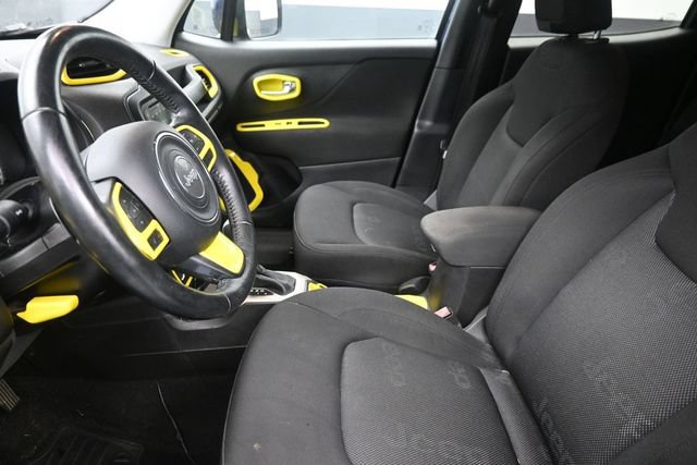 Used 2017 Jeep Renegade Latitude w/ Popular Equipment Group FWD image 17