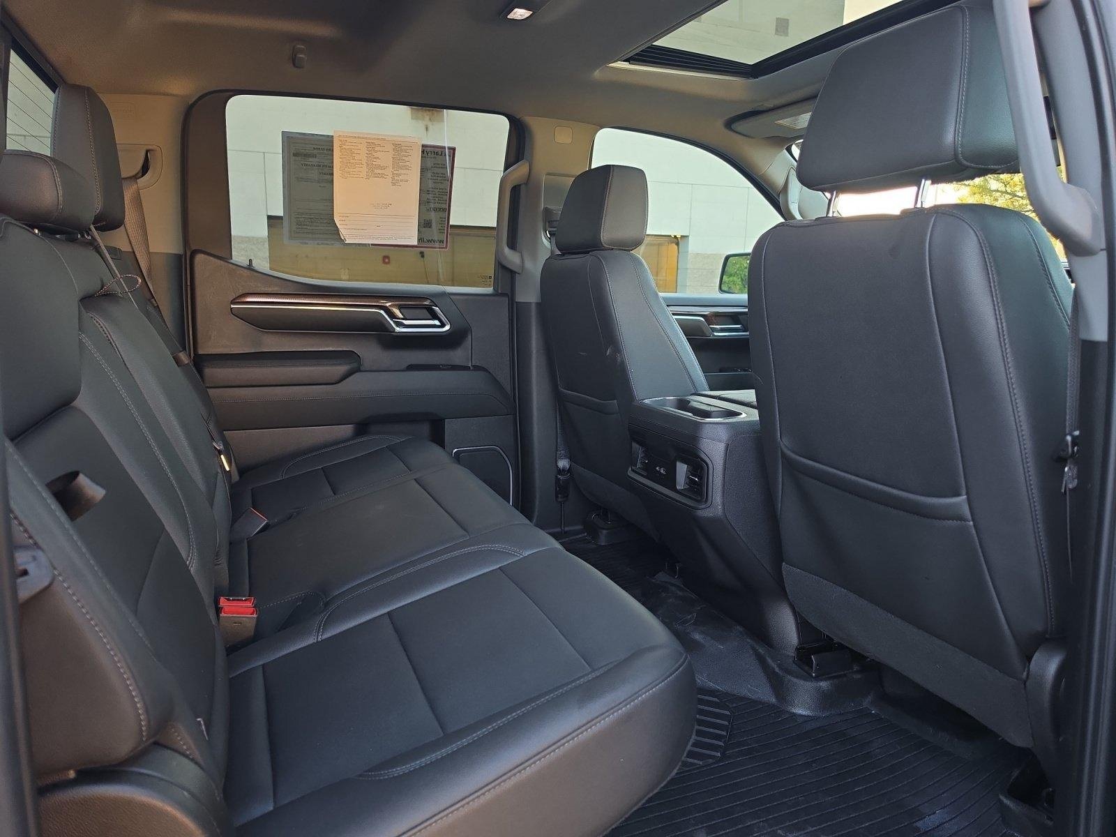Used 2024 Chevrolet Silverado 1500 LT Trail Boss w/ LT Trail Boss Premium Package AWD/4WD image 25