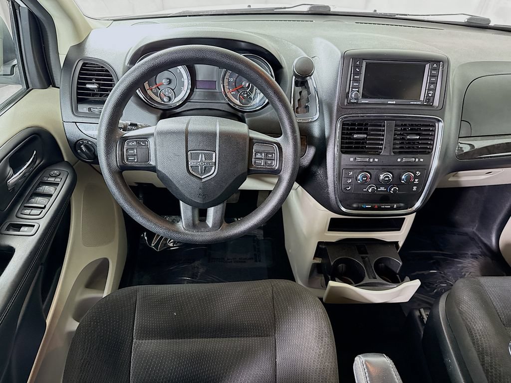 Used 2019 Dodge Grand Caravan SE w/ UConnect Hands-Free Group FWD image 4