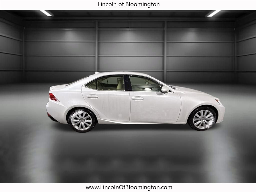 Used 2016 Lexus IS 300 AWD image 4