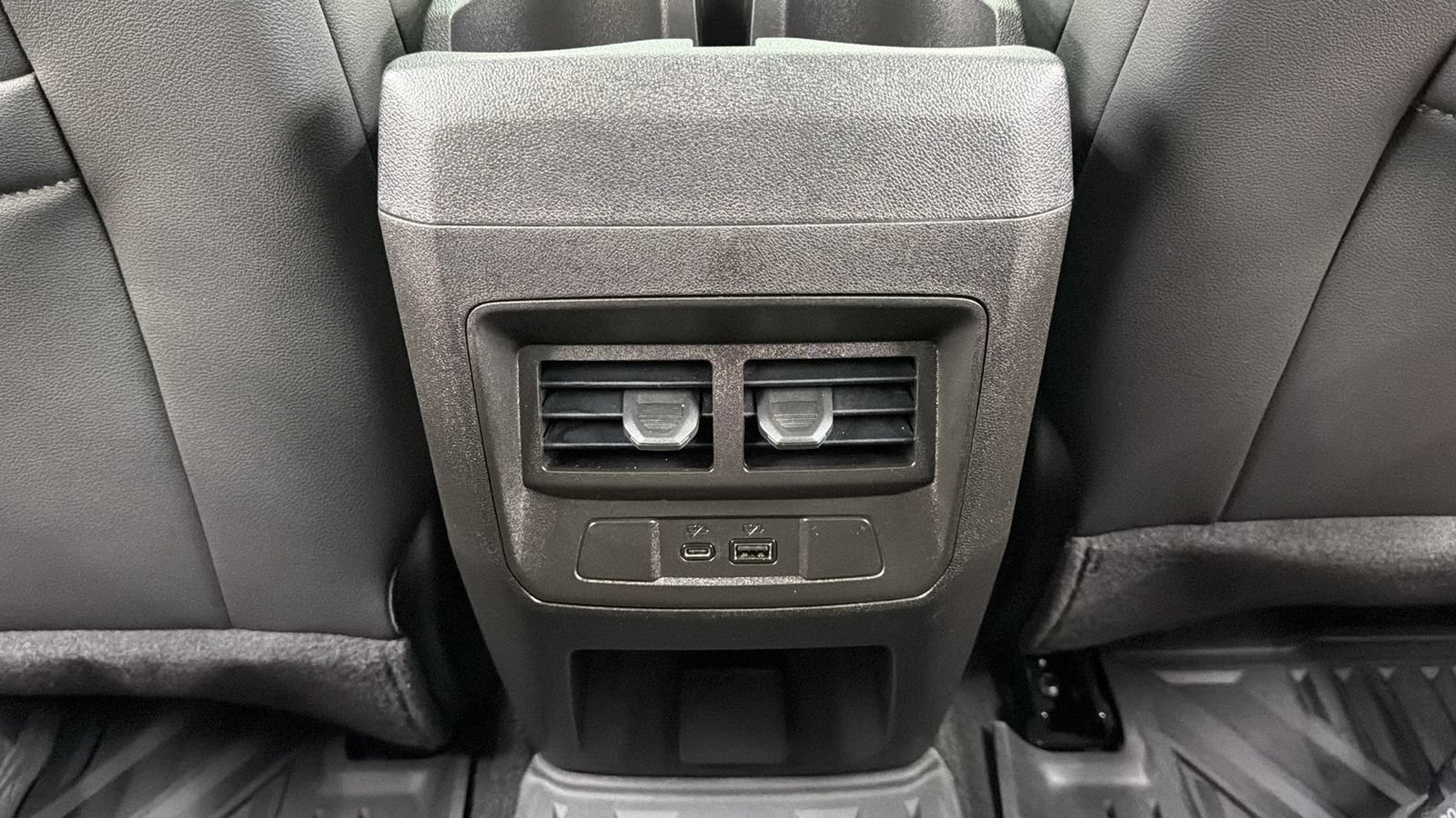 Used 2025 GMC Canyon AT4 w/ AT4X Package AWD/4WD image 40