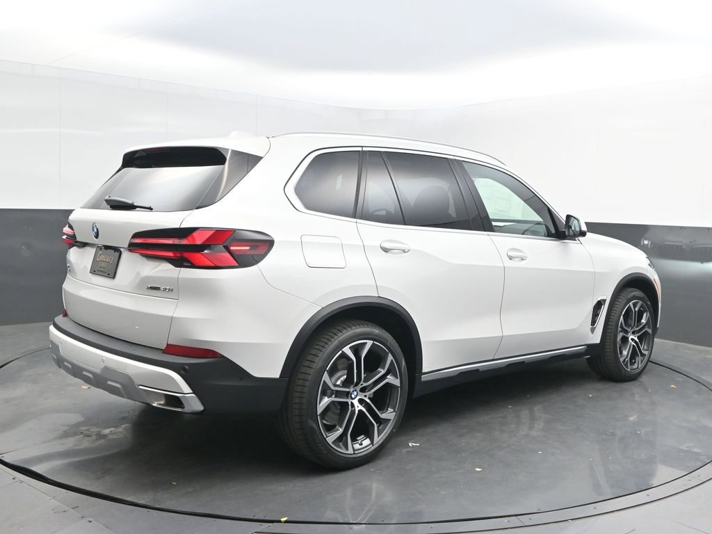 New 2026 BMW X5 xDrive40i w/ Parking Assistance Package AWD/4WD image 7