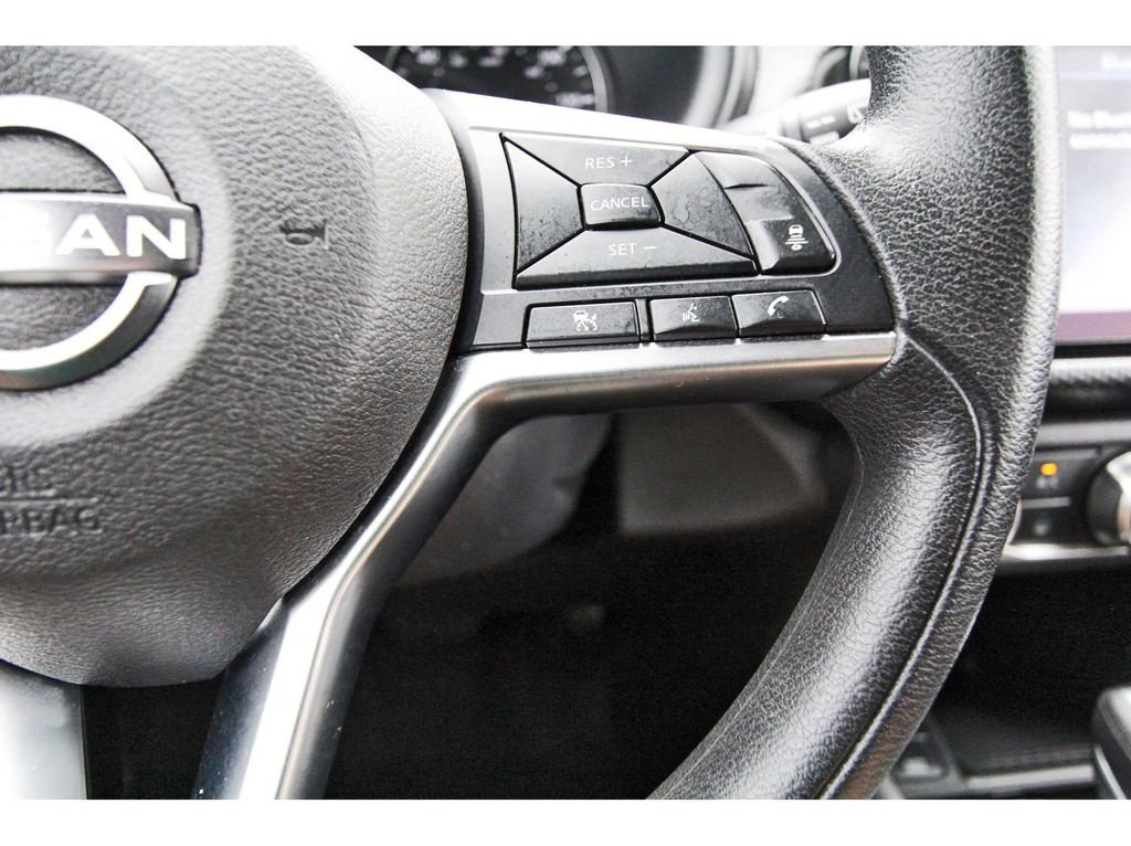 Used 2023 Nissan Kicks SV w/ Interior Electronics Package FWD image 16