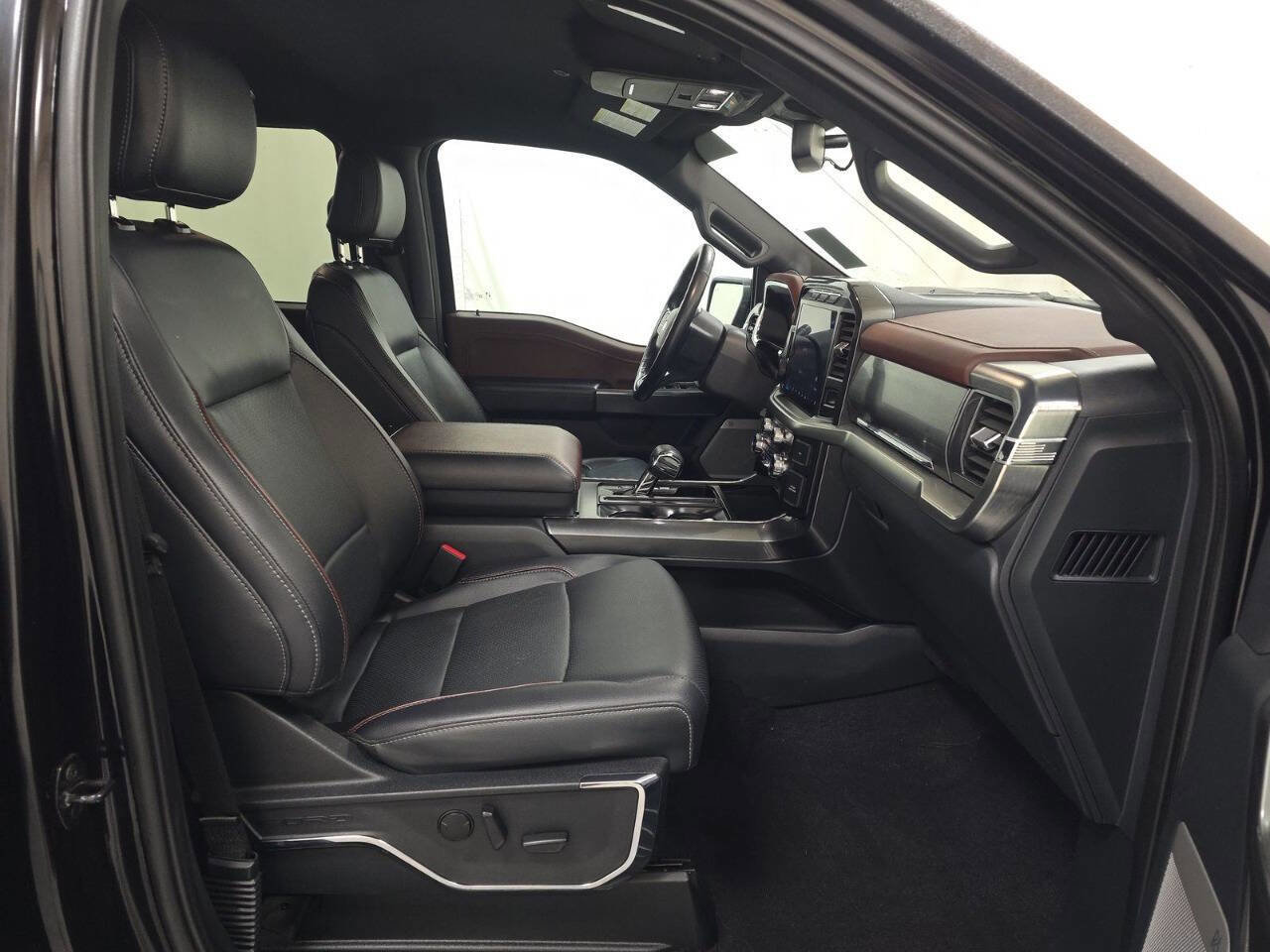 Used 2023 Ford F150 Lariat image 8
