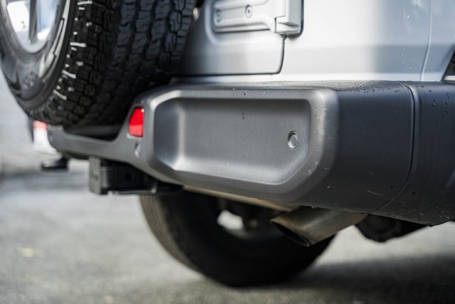 Used 2022 Jeep Wrangler Unlimited Sahara w/ Dual Top Group image 6