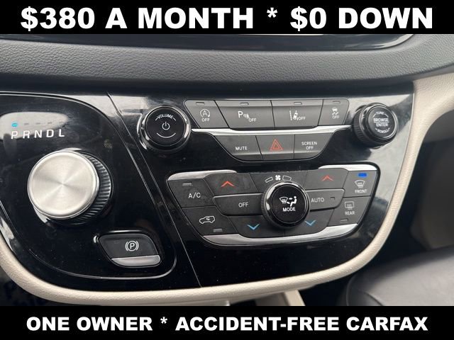 Used 2024 Chrysler Pacifica Touring-L FWD image 21