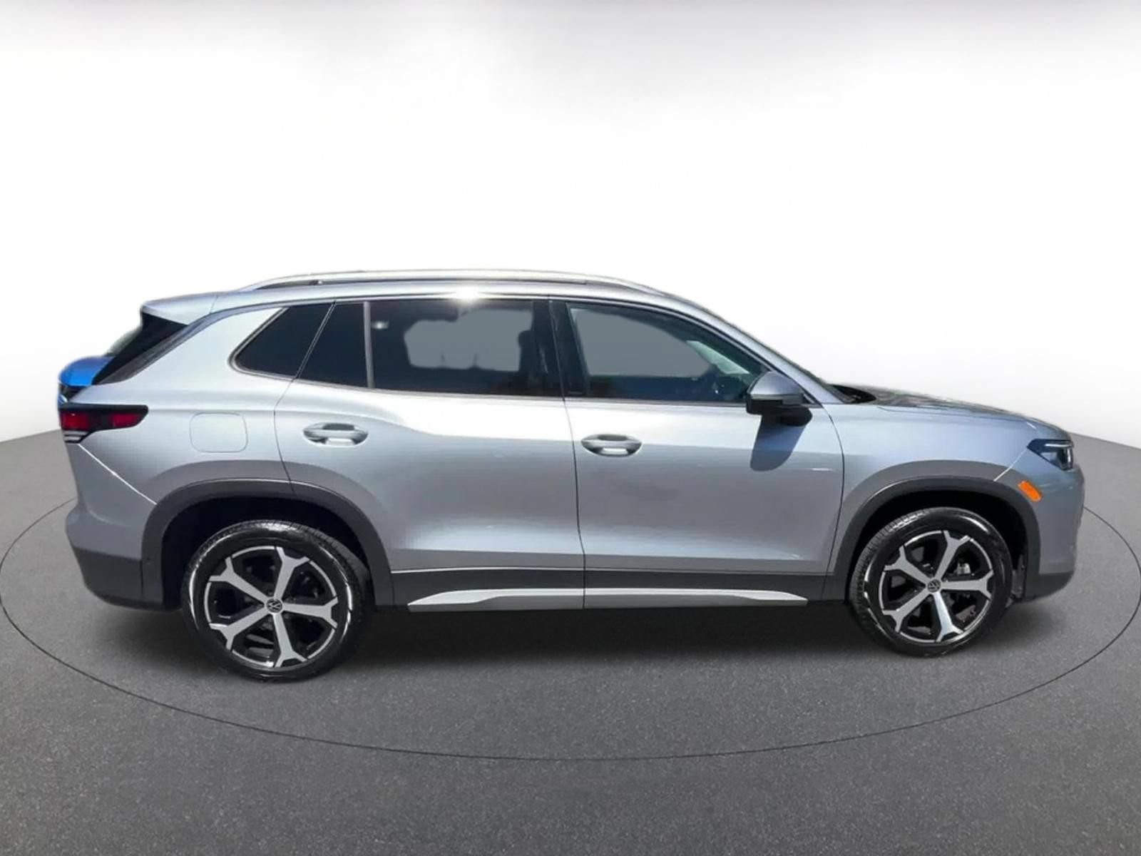 Used 2026 Volkswagen Tiguan SE AWD/4WD image 15