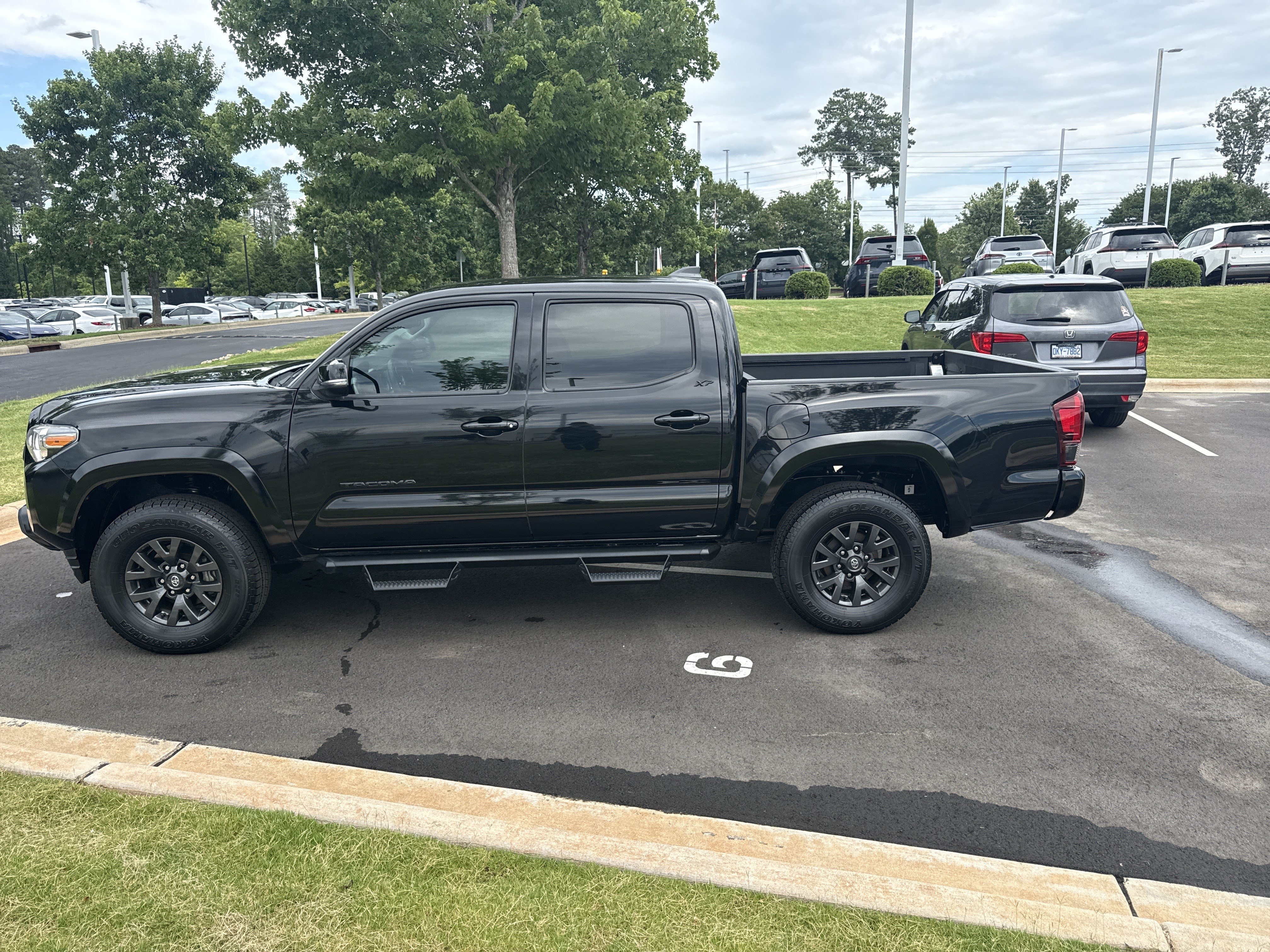 Used 2023 Toyota Tacoma SR5 w/ Technology Package AWD/4WD image 10