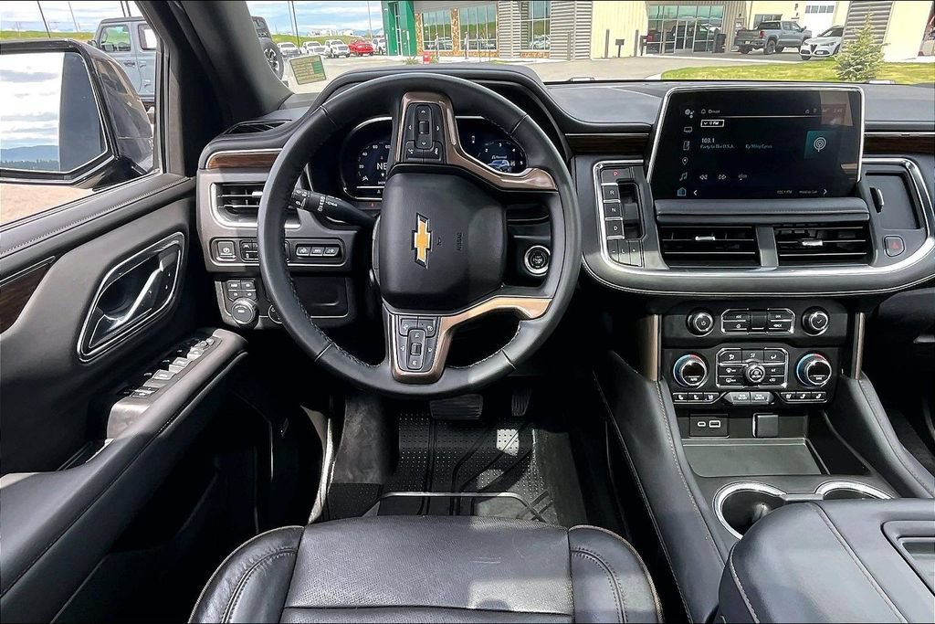 Used 2024 Chevrolet Tahoe High Country AWD/4WD image 5