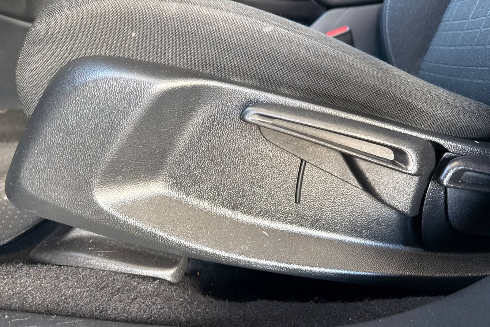 Used 2024 Honda HR-V LX image 19