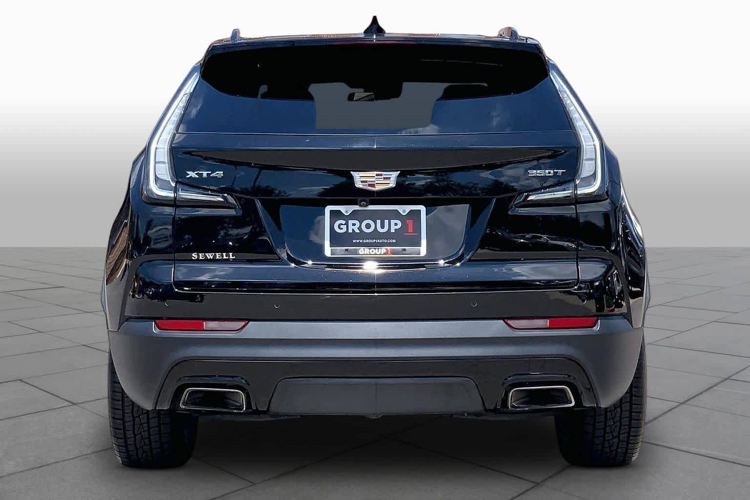 Used 2020 Cadillac XT4 Sport w/ Cold Weather Package FWD image 5