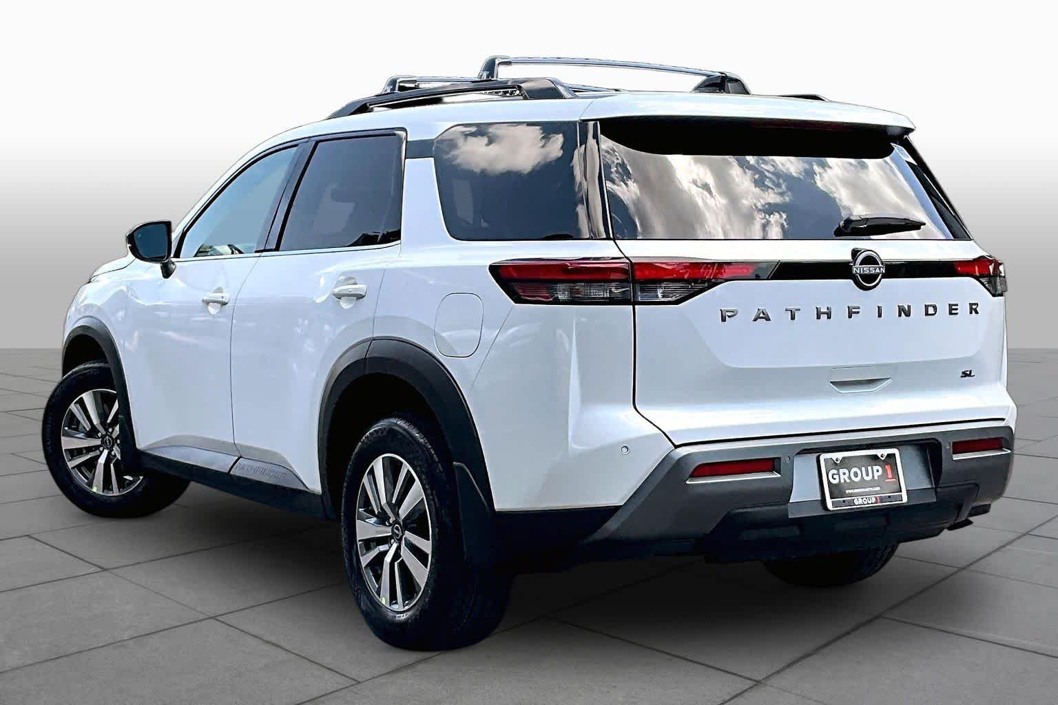 New 2026 Nissan Pathfinder SL FWD image 12