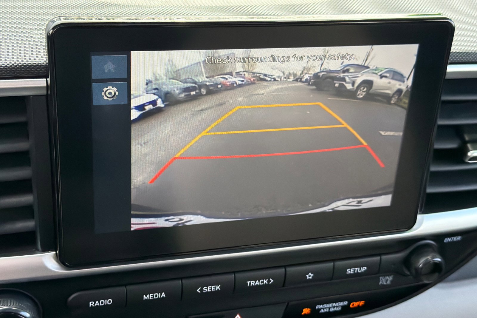 Used 2025 Hyundai Venue SEL image 18