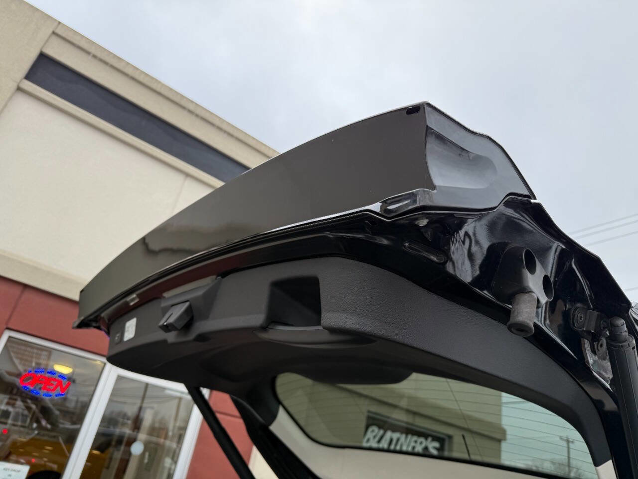 Used 2018 Ford Escape Titanium w/ Ford Safe & Smart Package image 8