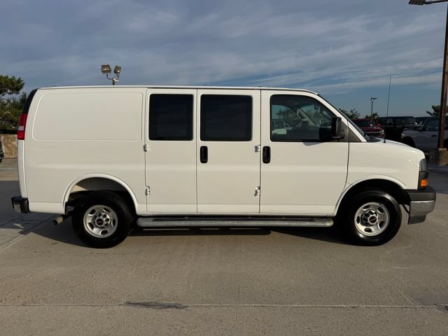 Used 2025 GMC Savana 2500 w/ Driver Convenience Package RWD image 4