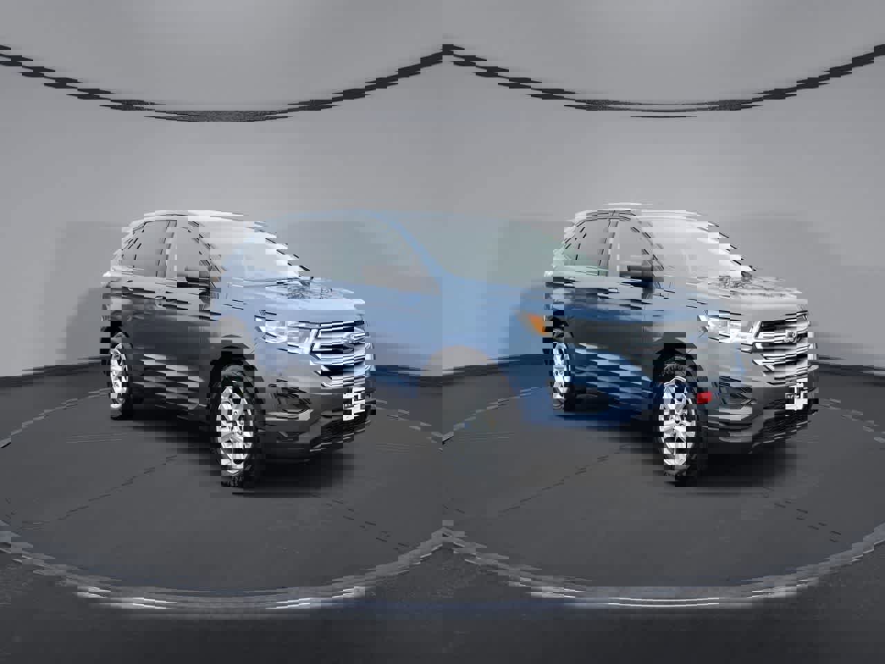 Used 2018 Ford Edge SE image 2