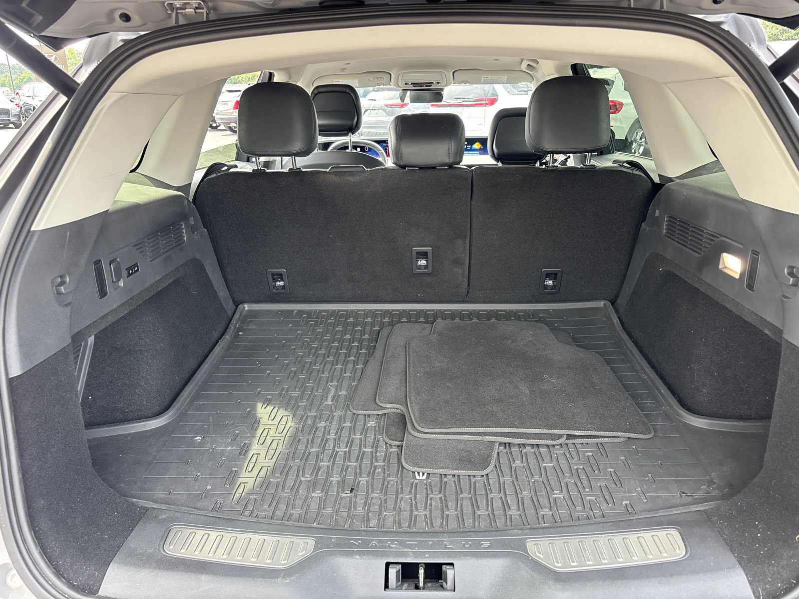 Certified 2026 Lincoln Nautilus Premier AWD/4WD image 9