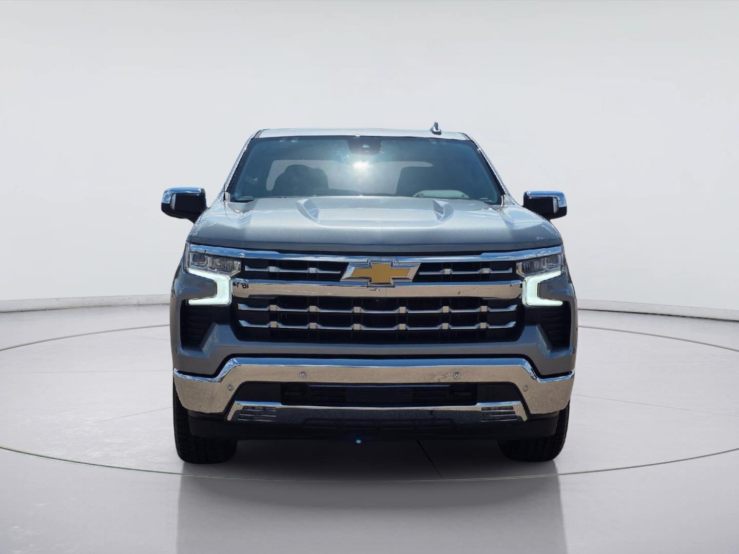 Used 2023 Chevrolet Silverado 1500 LTZ w/ Z71 Off-Road Package AWD/4WD image 2