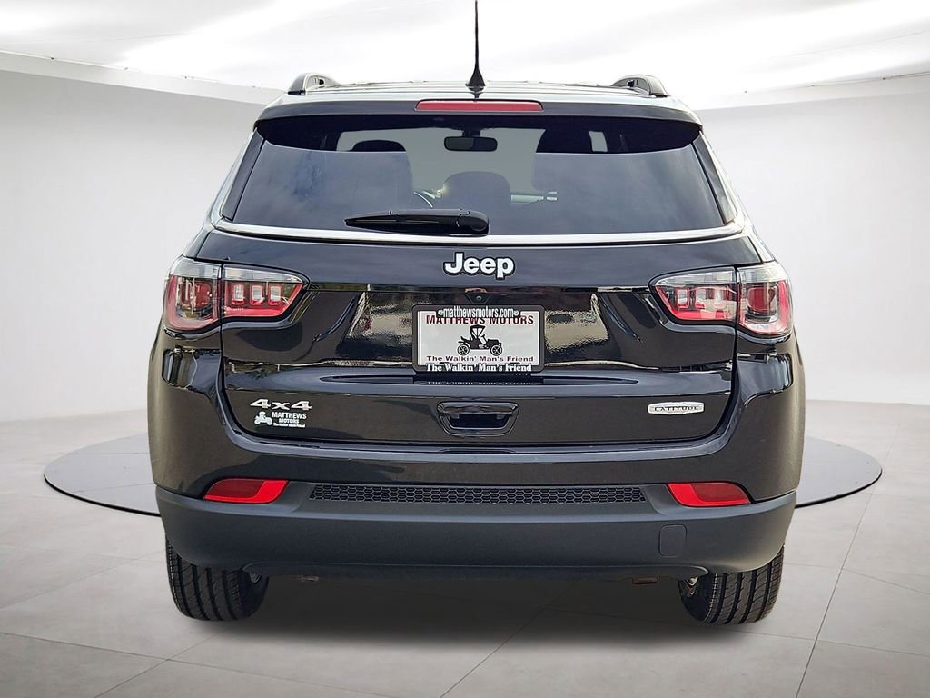 Used 2024 Jeep Compass Latitude image 6