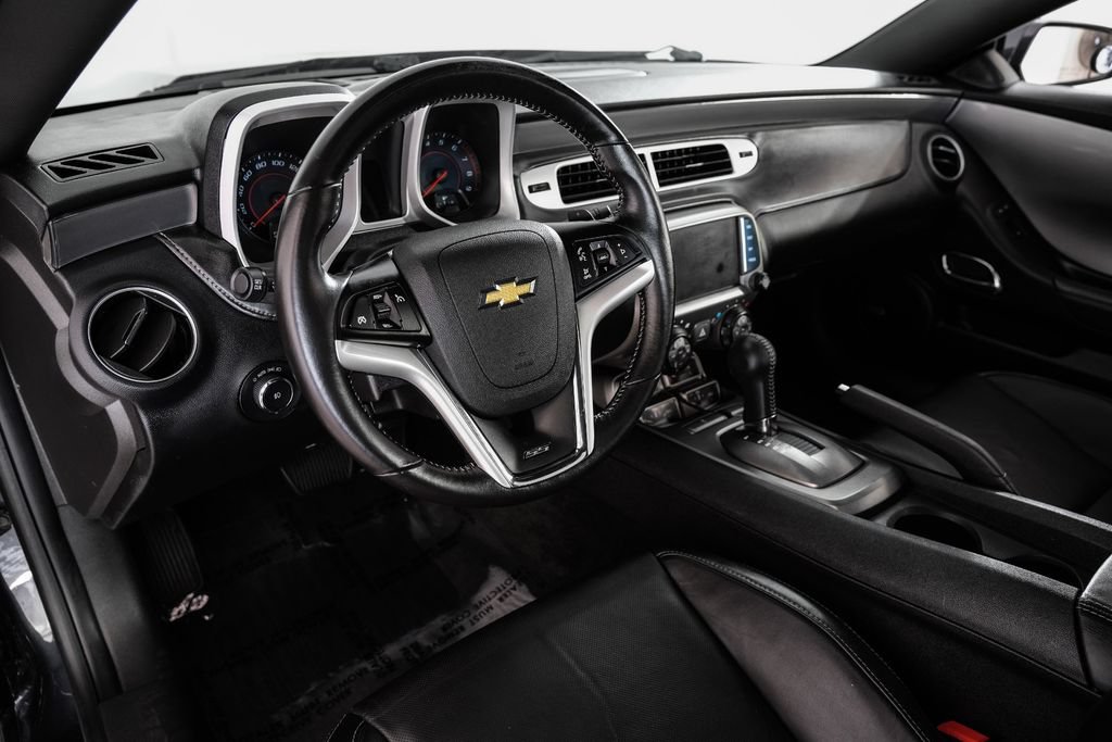 Used 2014 Chevrolet Camaro SS w/ RS Package RWD image 2