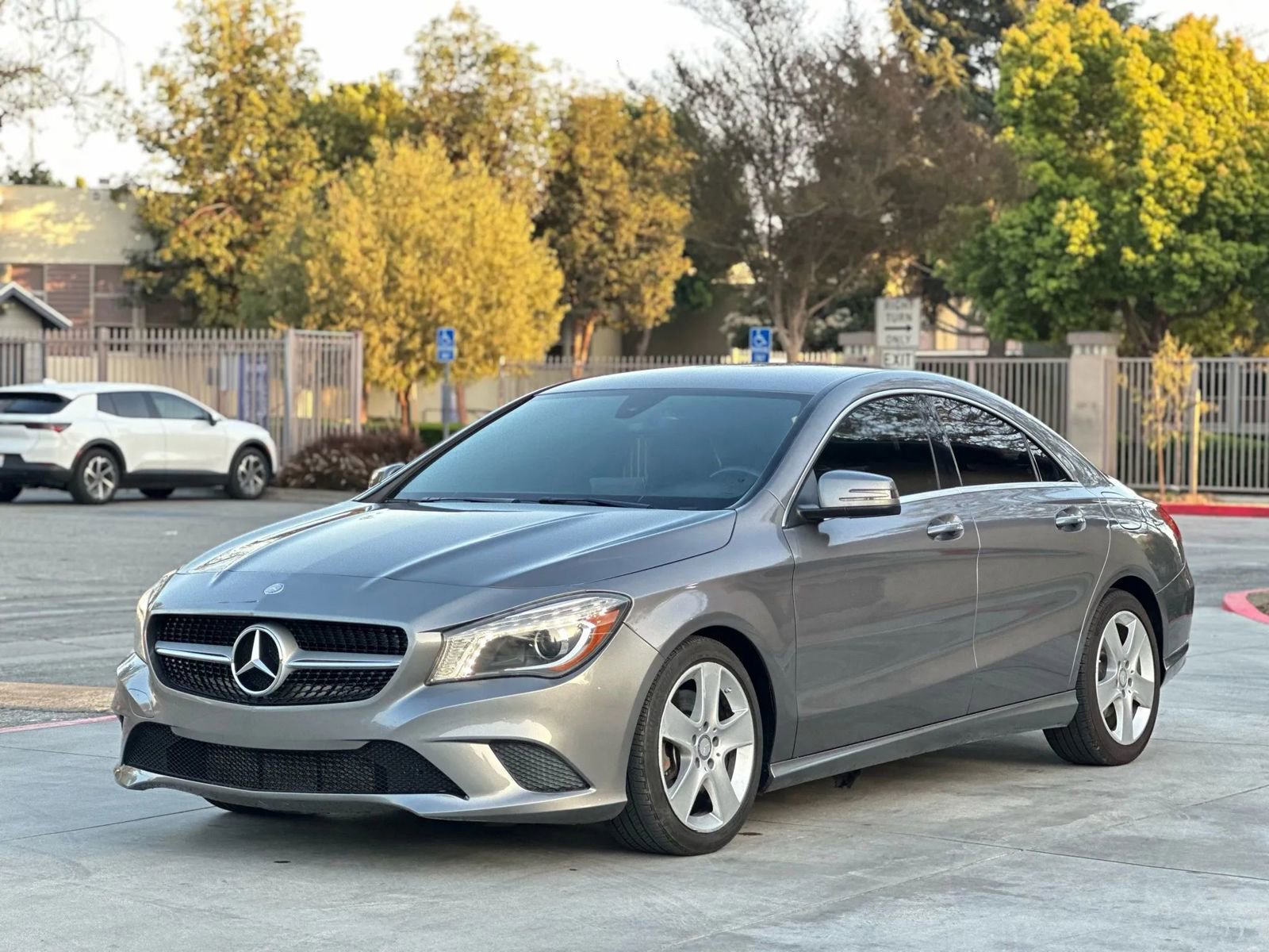 Used 2016 Mercedes-Benz CLA 250 image 3