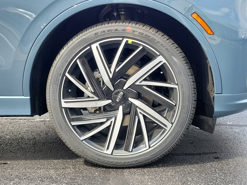 New 2026 Lincoln Aviator Black Label w/ Jet Appearance Package AWD/4WD image 9