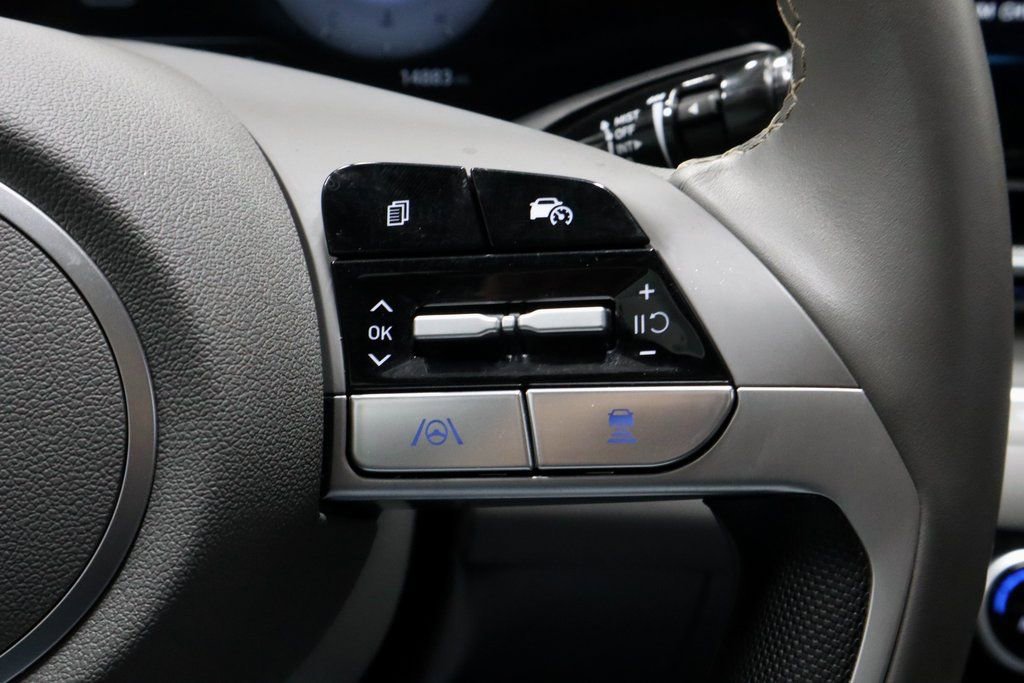 Certified 2025 Hyundai Elantra SEL image 34