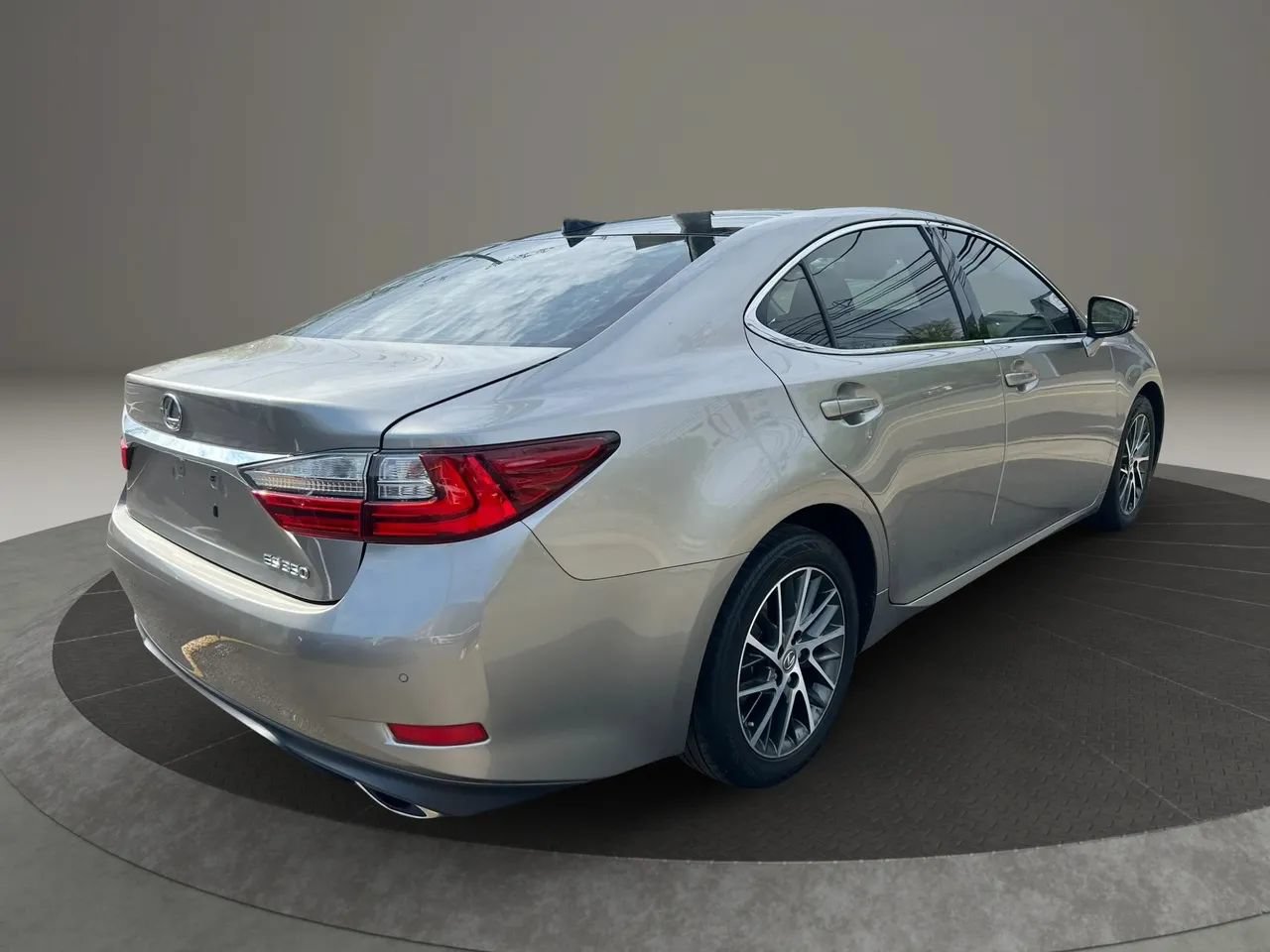 Used 2018 Lexus ES 350 w/ Luxury Package w/Wood Trim FWD image 5
