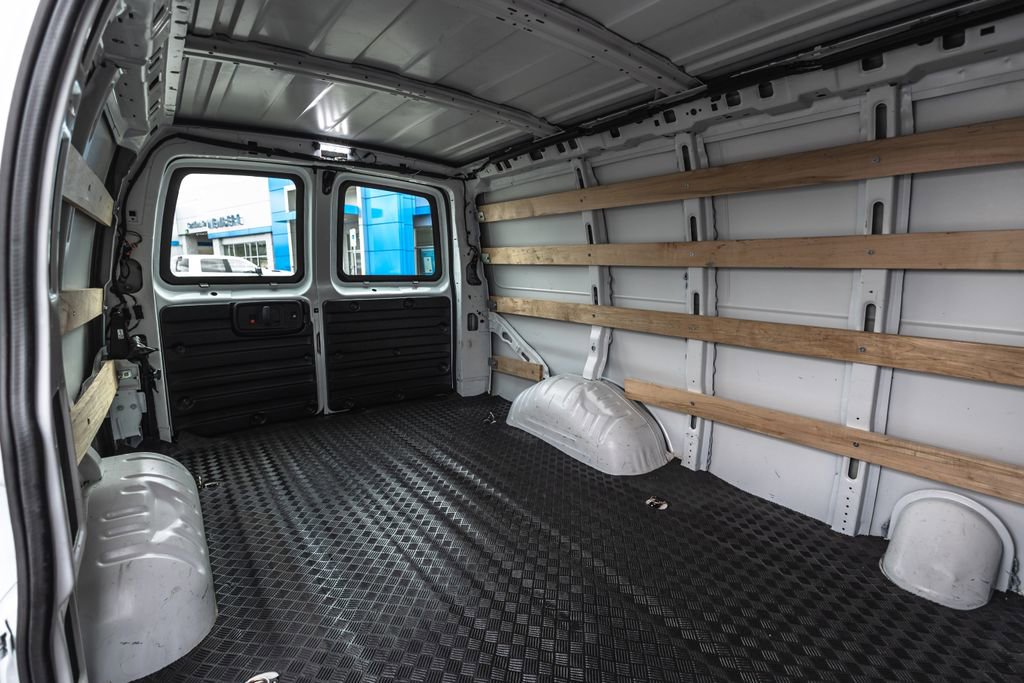 Used 2024 Chevrolet Express 2500 w/ Driver Convenience Package image 25